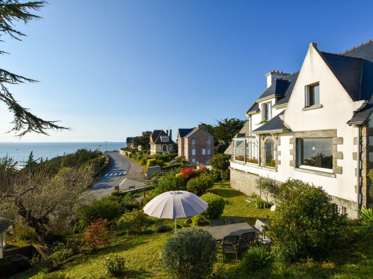 Beautiful Holiday Home With Sea View In Erquy Εξωτερικό φωτογραφία